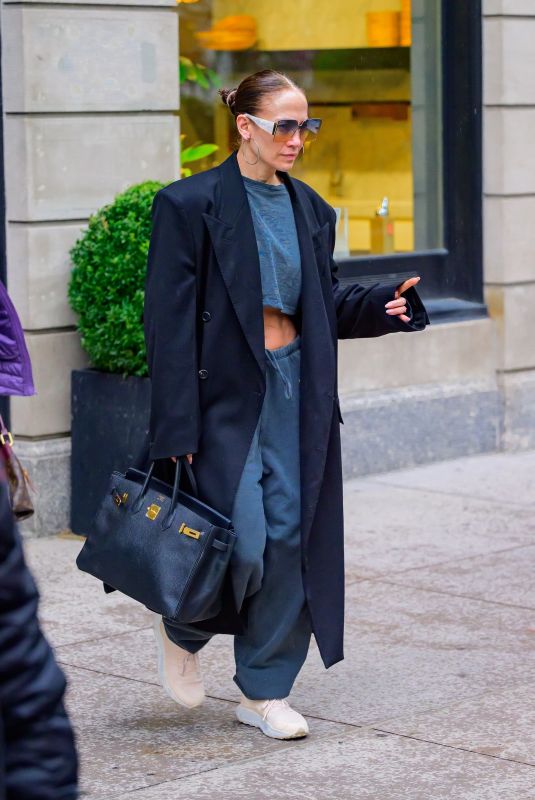 JENNIFER LOPEZ Out in New York 04/24/2024