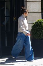 JENNIFER LOPEZ Steps out Ready for Work in New York 04/25/2024