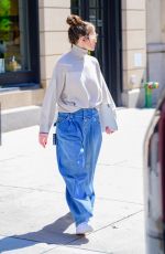 JENNIFER LOPEZ Steps out Ready for Work in New York 04/25/2024