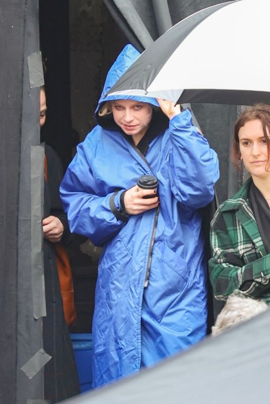 JESSIE BUCKLEY on the Set of Maggie Gyllenhaal’s Frankenstein Movie The Bride in New York 04/01/2024