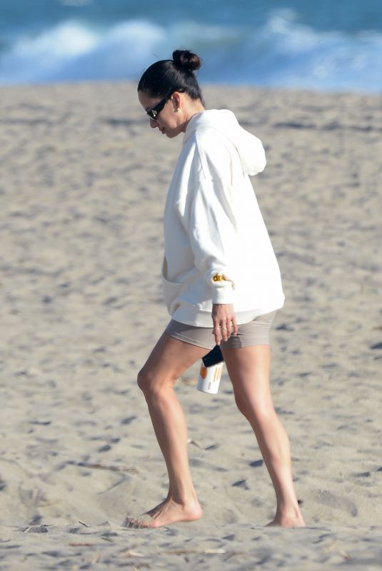 JOCELYNE MIRANDA Out at a Beach in Los Angeles 04/25/2024