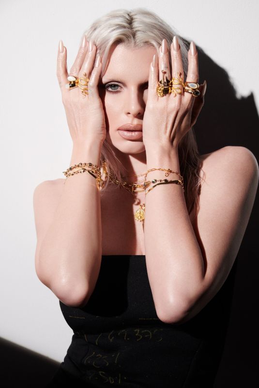 JULIA FOX for Awe Inspired Jewelry Campaign, April 2024 – HawtCelebs