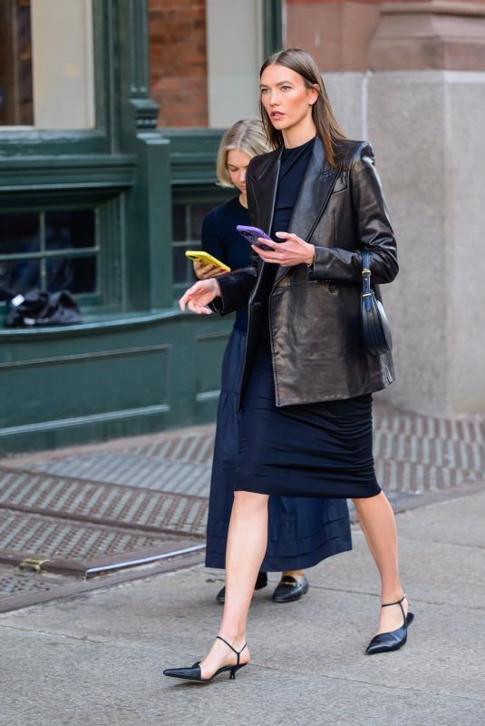 KARLIE KLOSS Heading to a Subway Station in New York 04/16/2024