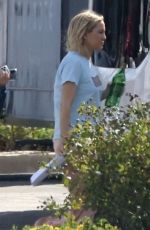 KATE HUDSON on the Set of Mindy Kaling