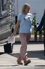 KATE HUDSON on the Set of Mindy Kaling