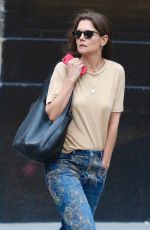KATIE HOLMES Out and About in New York 04/10/2024
