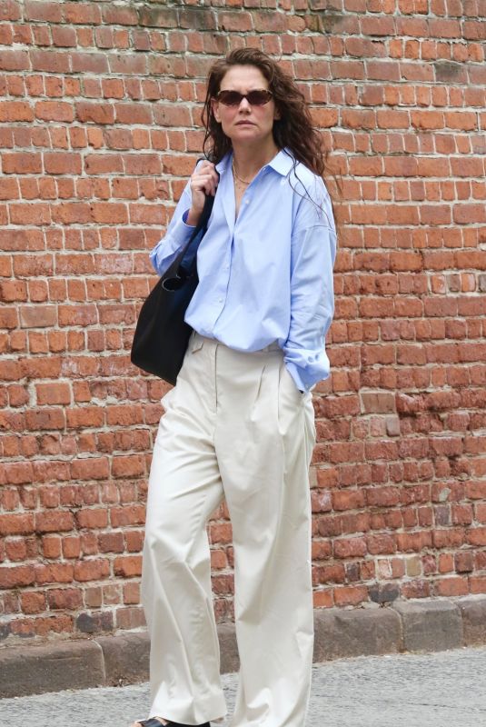 KATIE HOLMES Out and About in New York 04/17/2024