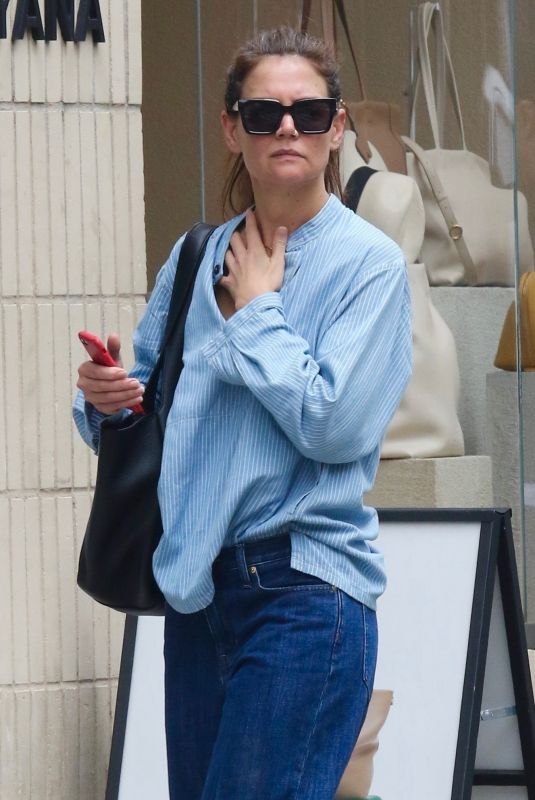 KATIE HOLMES Out and About in New York 04/19/2024