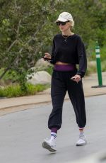 KIMBERLY STEWART Out for Morning Hike in Los Angeles 04/25/2024