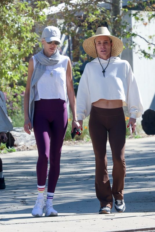 KIMBERLY STEWART Out Hiking with a Friend at TreePeople Park in Beverly Hills 04/21/2024