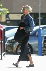 KIMBERLY STEWART Shopping at Erewhon Market 04/23/2024