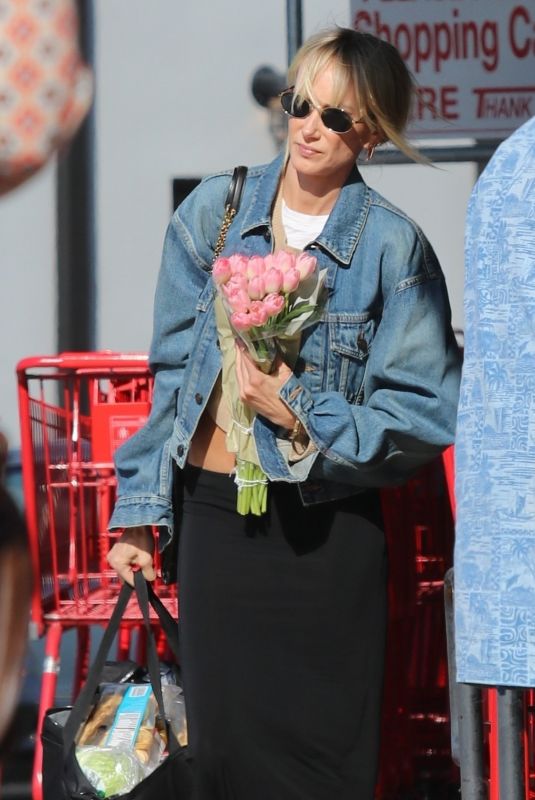 KIMBERLY STEWART Shopping at Erewhon Market 04/23/2024