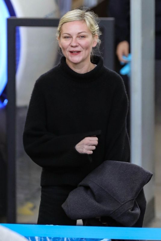 KIRSTEN DUNST Arrives at Burbank Airport 04/07/2024