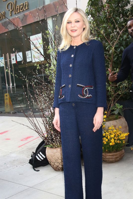 KIRSTEN DUNST Arrives at Late Night with Seth Meyers in New York 04/10/2024