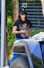 KYLE RICHARDS Steps in for Support after Farrah Aldjufrie