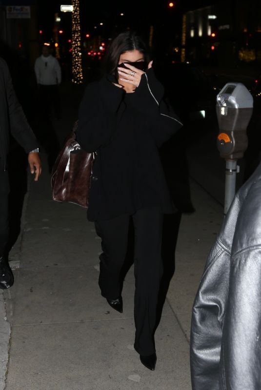 KYLIE JENNER, HAILEY BIEBER and JUSTINE SKYE Leaves Yazawa Japanese BBQ in Beverly Hills 04/07/2024