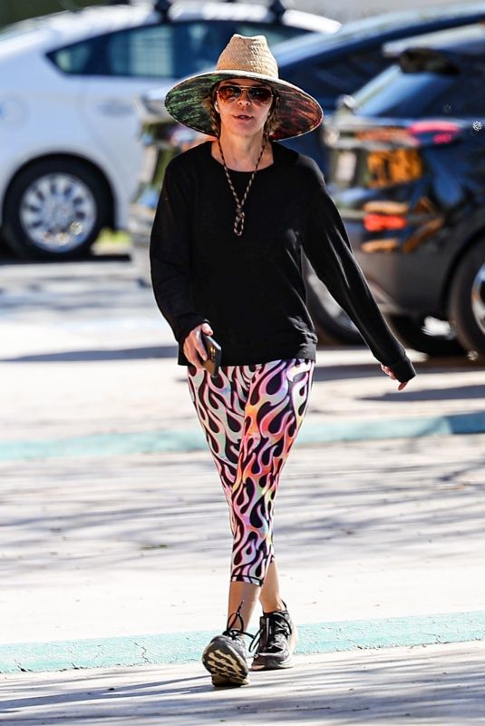 LISA RINNA Out Hiking in Los Angeles 04/09/2024