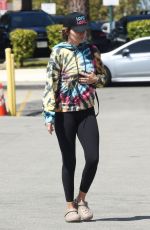 LISA RINNA Out Shopping at PetCo in Studio City 04/07/2024