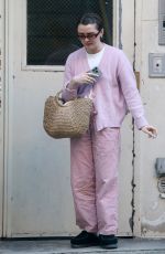 MAISIE WILLIAMS Catches a Smoke Before Stepping Out in New York 04/25/2024