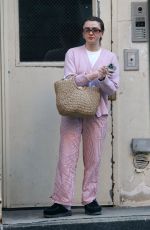 MAISIE WILLIAMS Catches a Smoke Before Stepping Out in New York 04/25/2024