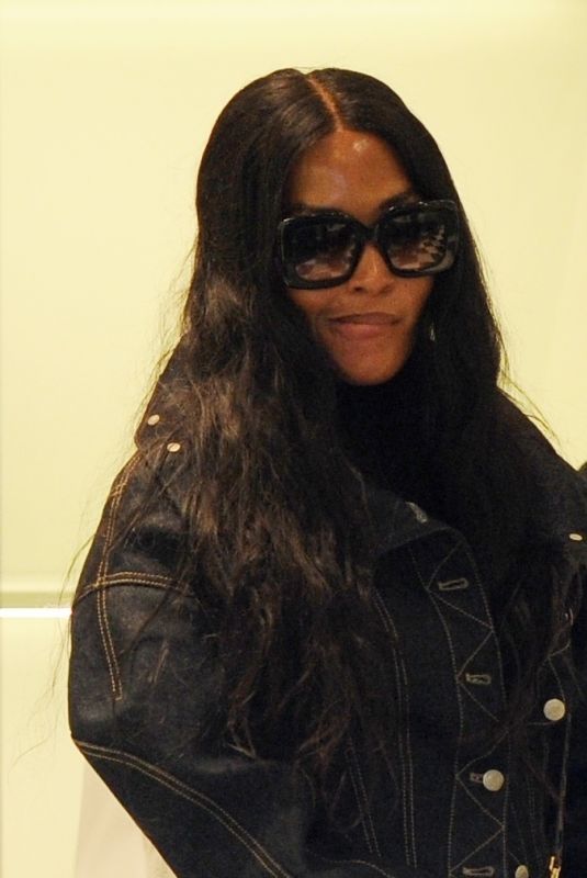 NAOMI CAMPBELL Shopping at Prada Store in Milan 04/05/2024