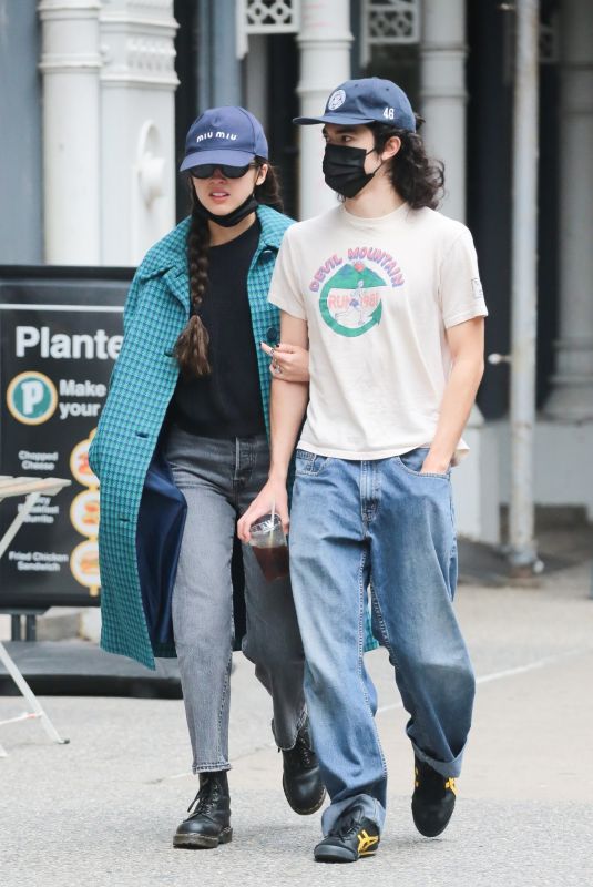 OLIVIA RODRIGO Out in New York 04/10/2024