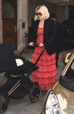 PIXIE LOTT and Her Family at Scott Restaurant in London 04/04/2024