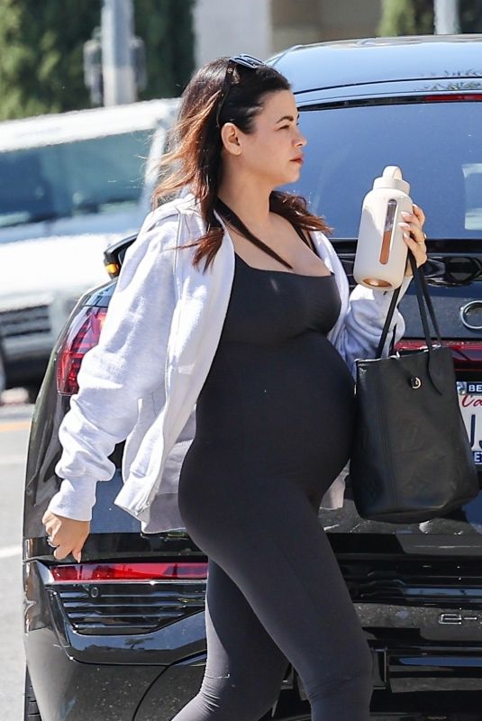 Pregnant JENNA DEWAN Out and About in Santa Monica 04/02/2024