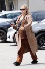 Pregnant PETA MURGATROYD Out and About in Studio City 04/19/2024