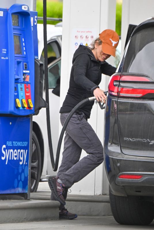 RENEE ZELLWEGER at a Gas Station in Los Angeles 04/13/2024