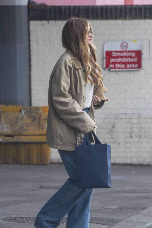 ROSIE HUNTINGTON-WHITELEY Leaves an Office Building in London 04/27/2024
