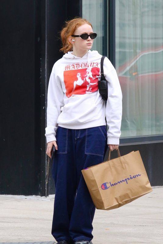 SADIE SINK Out and About in New York 04/10/2024