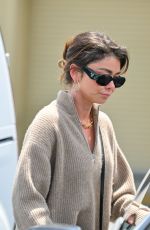 SARAH HYLAND Out Shopping in Los Angeles 04/25/2024