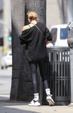 SARAH MICHELLE GELLAR Heading to a Gym in Los Angeles 04/26/2024