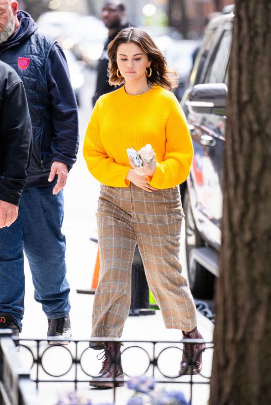 SELENA GOMEZ on the Set of Only Murders in the Building in New York 04/24/2024