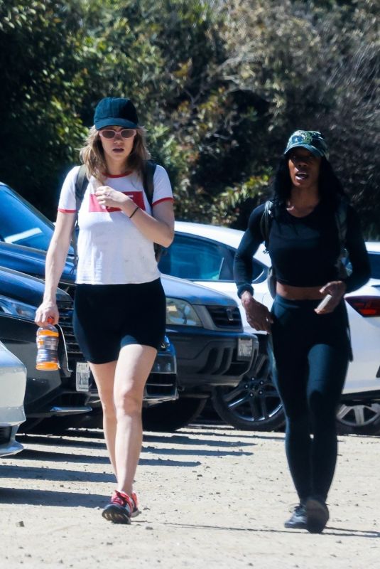 SUKI WATERHOUSE Out Hiking with a Friend in Griffith Park in Los Feliz 04/27/2024