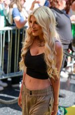 TORI SPELLING Arrives at 2024 iHeartRadio Music Awards in Hollywood 04/01/2024