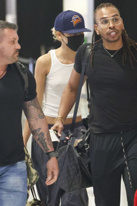 ZENDAYA Arrives at Airport in Sydney 04/01/2024