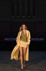 ABBEY LEE KERSHAW at Gucci Cruise 2025 Fashion Show at Tate Modern in London 05/13/2024