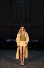 ABBEY LEE KERSHAW at Gucci Cruise 2025 Fashion Show at Tate Modern in London 05/13/2024