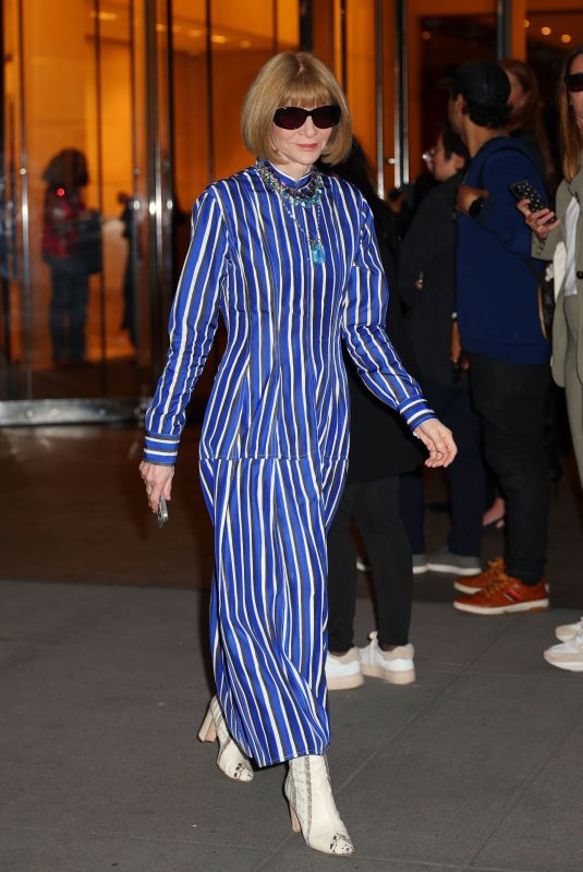 ANNA WINTOUR Leaves Ralph Lauren Fashion Show in New York 04/29/2024