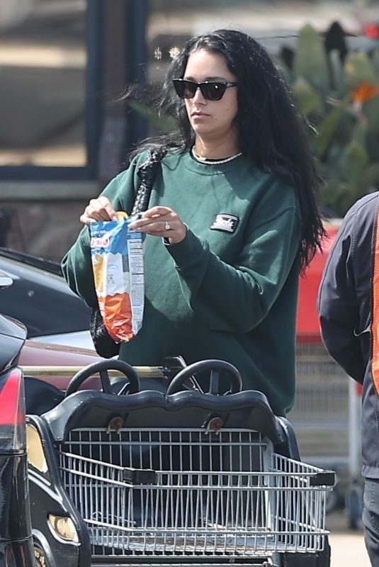 APRIL LOVE GEARY Shopping at Malibu