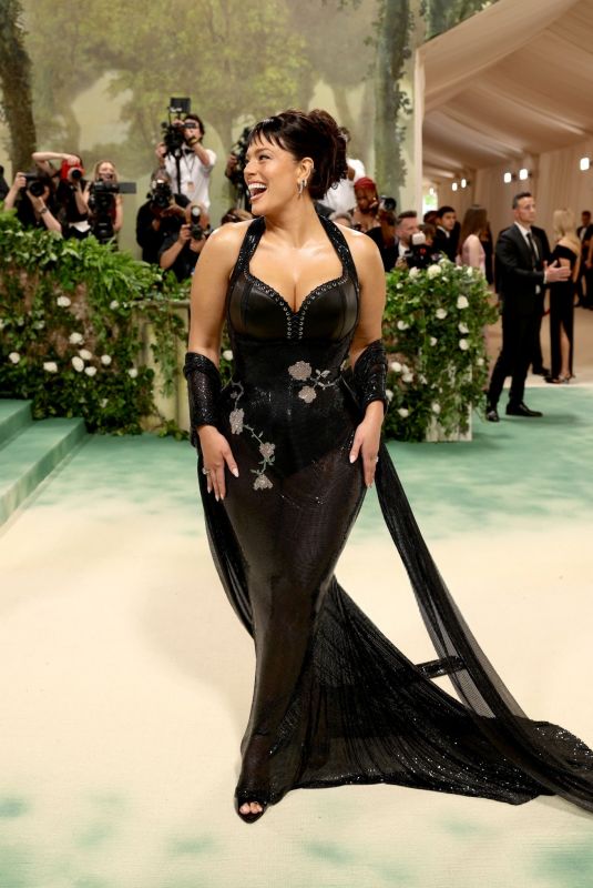ASHLEY GRAHAM at Met Gala Celebrating Sleeping Beauties: Reawakening Fashion in New York 05/06/2024