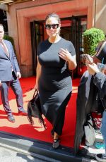 ASHLEY GRAHAM Leaves Mark Hotel in New York 05/07/2024