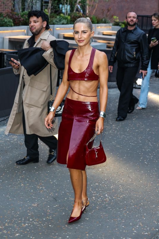CAROLINE DAUR Arrives at Gucci Cruise 2025 Fashion Show at Tate Modern in London 05/13/2024