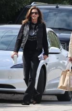 CINDY CRAWFORD and Rande Gerber Shopping at Local Farm in Malibu 05/25/2024