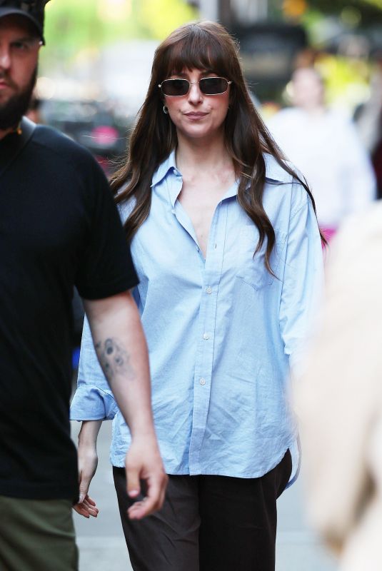 DAKOTA JOHNSON on the Set of Materialists in New York 05/20/2024