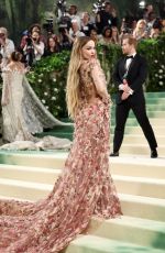 DOVE CAMERON at Met Gala Celebrating Sleeping Beauties: Reawakening Fashion in New York 05/06/2024