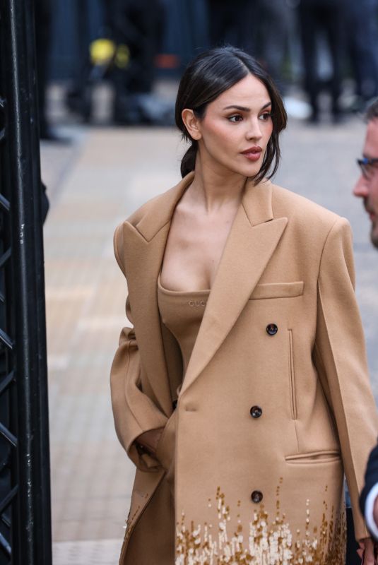 EIZA GONZALEZ Arrives at Gucci Cruise 2025 Fashion Show in London 05/13/202