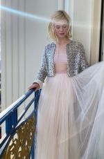 ELLE FANNING - L